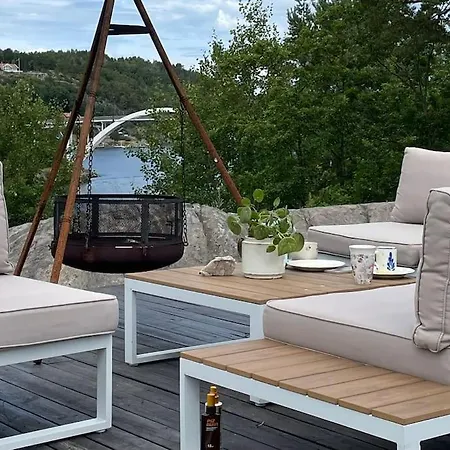 Dom wakacyjny Summerhouse In South Of Norway With Privat Boat House.